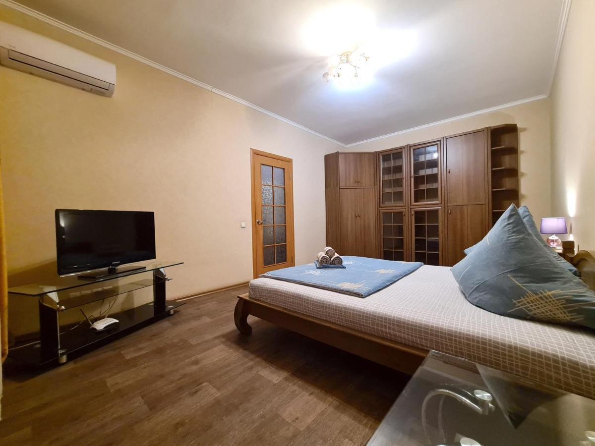 1-Room Luxury Apartment On Sobornyi Avenue 170-V, By Grandhome Запоріжжя Екстер'єр фото
